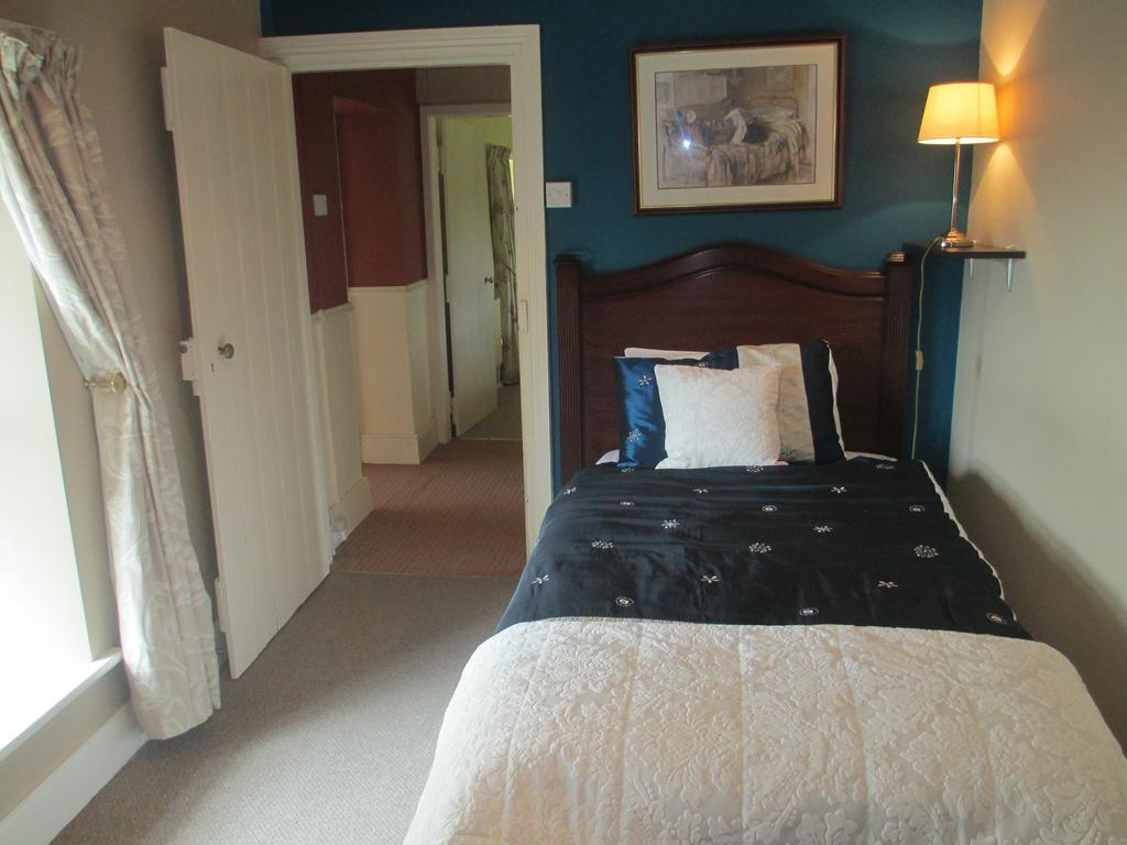 Tralia Farmhouse Self Catering Farranfore Oda fotoğraf
