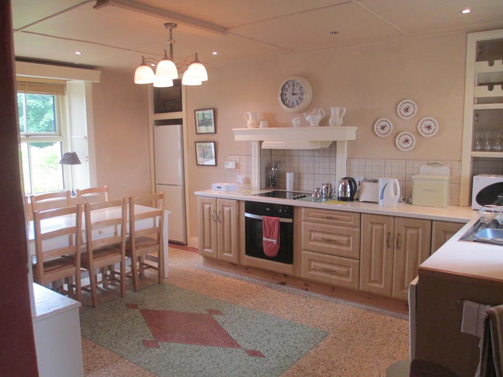 Tralia Farmhouse Self Catering Farranfore Oda fotoğraf