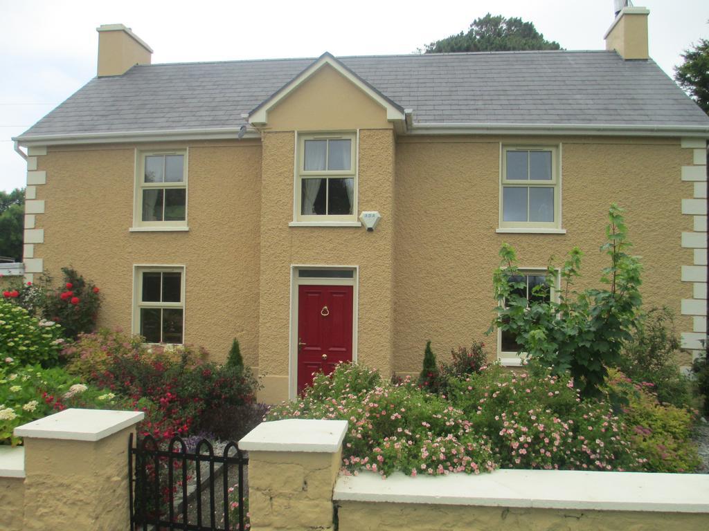 Tralia Farmhouse Self Catering Farranfore Oda fotoğraf
