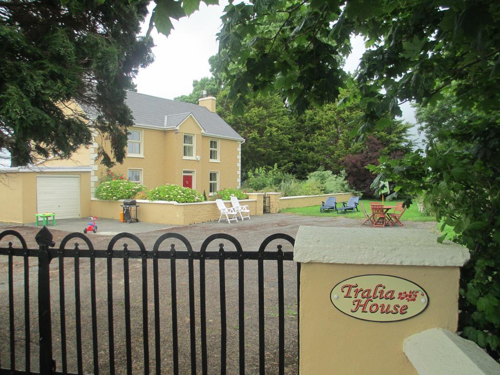 Tralia Farmhouse Self Catering Farranfore Oda fotoğraf